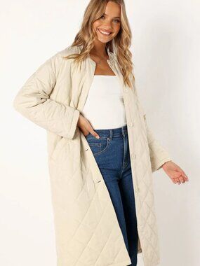 Dress Forum Small Quilted long lightweight jacket